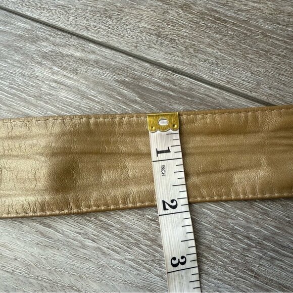 Vintage Sold Brass Concho Buckle Metallic Gold Western Style Leather Belt - Picture 10 of 11